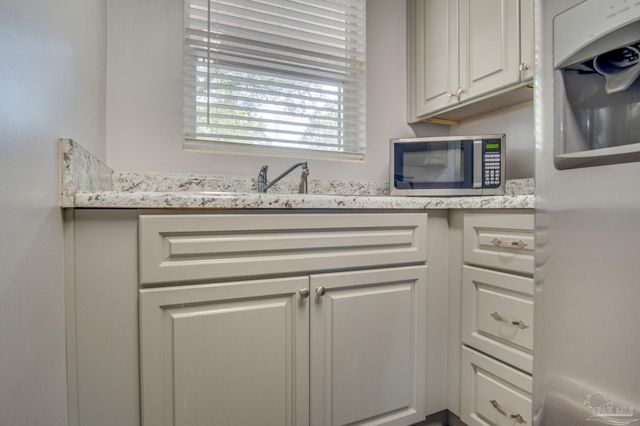 1004 Kearny Dr, Pensacola, FL 32505