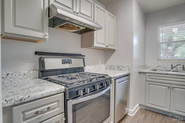 1004 Kearny Dr, Pensacola, FL 32505