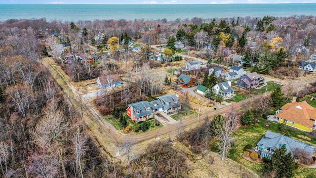 3048 Park Drive, Douglas, MI 49406