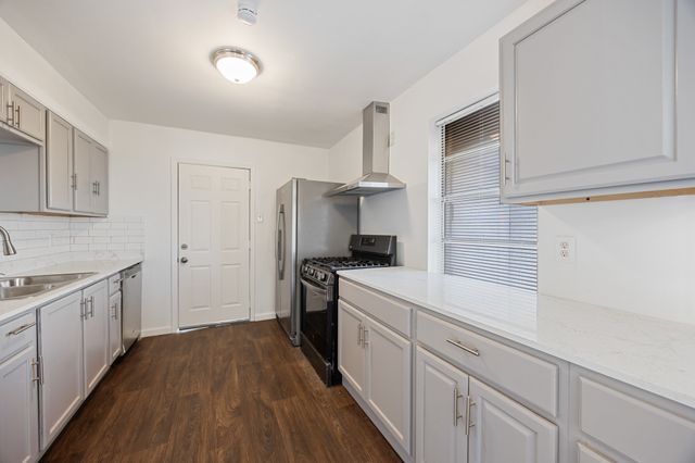 3827 Vineyard Drive, Dallas, TX 75212