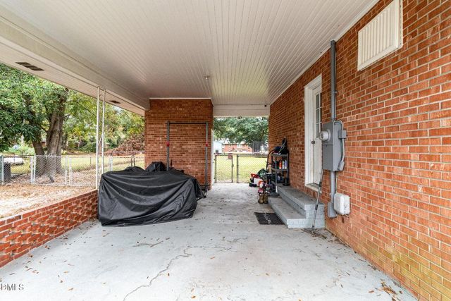 2004 S John Street Street, Goldsboro, NC 27530