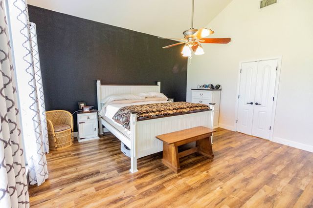 1164 Oak Bend Drive, Post Oak Bend, TX 75142