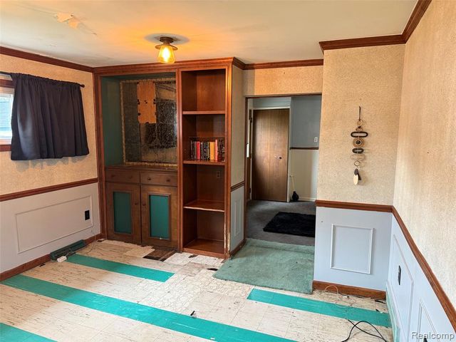 24882 Wilmot Avenue, Eastpointe, MI 48021