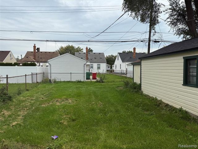 24882 Wilmot Avenue, Eastpointe, MI 48021