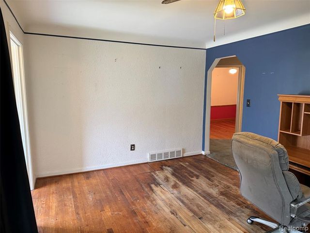 24882 Wilmot Avenue, Eastpointe, MI 48021