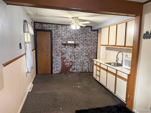 24882 Wilmot Avenue, Eastpointe, MI 48021