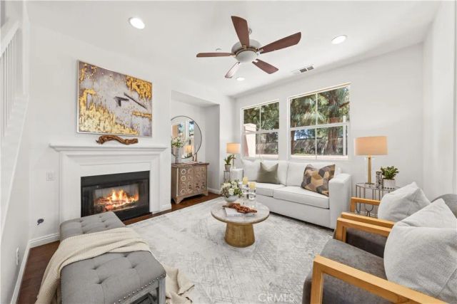 40 Trailing Vine, Irvine, CA 92602