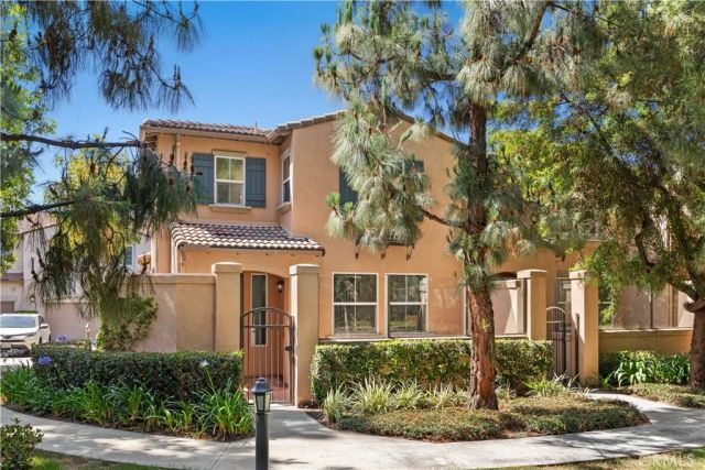 40 Trailing Vine, Irvine, CA 92602