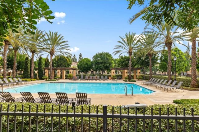40 Trailing Vine, Irvine, CA 92602