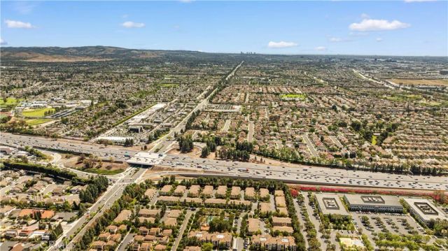 40 Trailing Vine, Irvine, CA 92602
