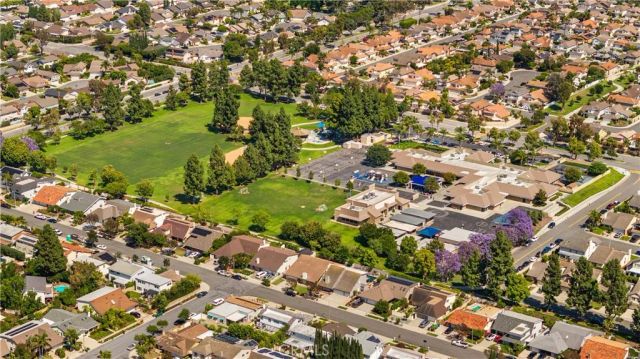 40 Trailing Vine, Irvine, CA 92602