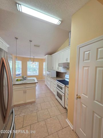 1589 GUARDIAN Court, Jacksonville, FL 32221