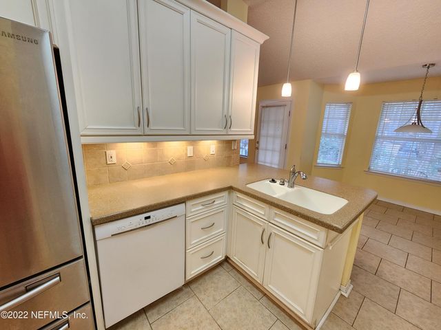 1589 GUARDIAN Court, Jacksonville, FL 32221
