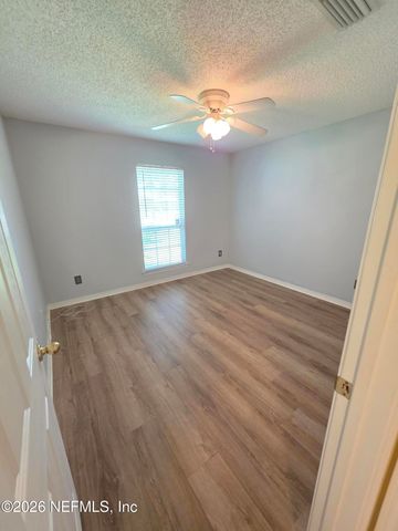 1589 GUARDIAN Court, Jacksonville, FL 32221