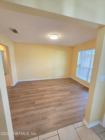 1589 GUARDIAN Court, Jacksonville, FL 32221