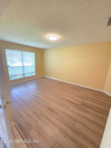1589 GUARDIAN Court, Jacksonville, FL 32221