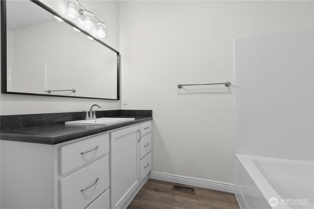 226 E Orange Avenue, Burlington, WA 98233