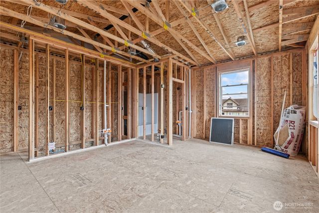 226 E Orange Avenue, Burlington, WA 98233