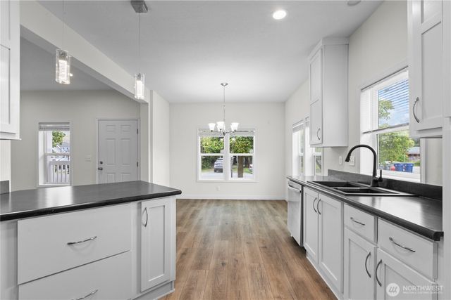 226 E Orange Avenue, Burlington, WA 98233