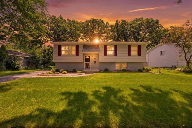 2713 Ravinia Lane, Woodridge, IL 60517