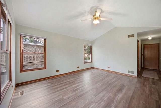 2713 Ravinia Lane, Woodridge, IL 60517
