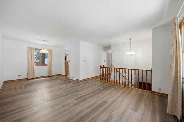 2713 Ravinia Lane, Woodridge, IL 60517