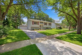 2713 Ravinia Lane, Woodridge, IL 60517