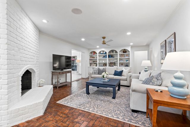 10915 Ridgemeadow Drive, Dallas, TX 75218