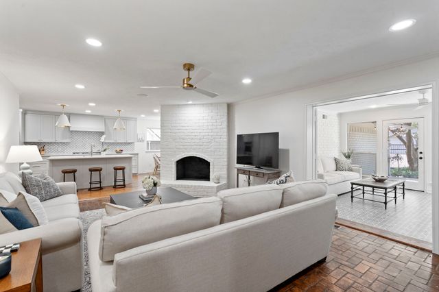 10915 Ridgemeadow Drive, Dallas, TX 75218