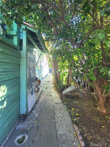 1757 S New England, Los Angeles, CA 90006