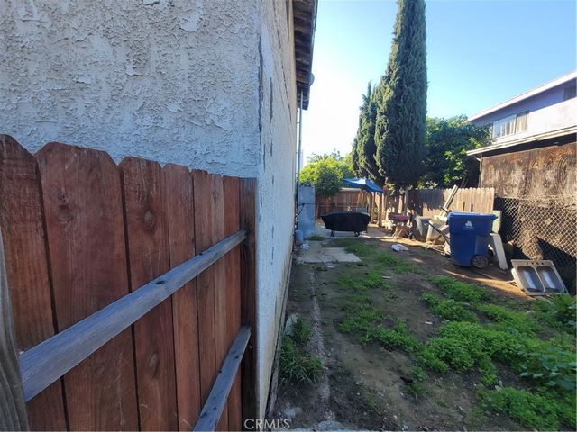 1757 S New England, Los Angeles, CA 90006