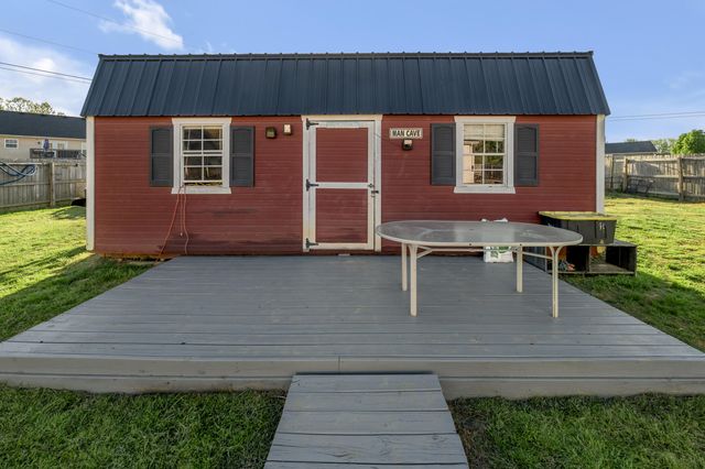 2016 Collins Lane, Lawrenceburg, KY 40342