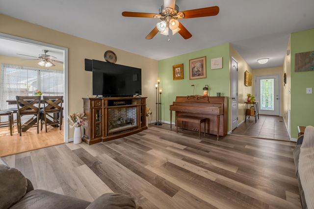 2016 Collins Lane, Lawrenceburg, KY 40342
