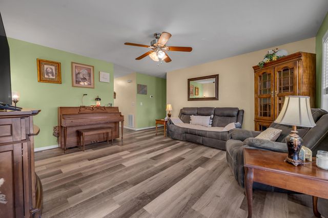 2016 Collins Lane, Lawrenceburg, KY 40342