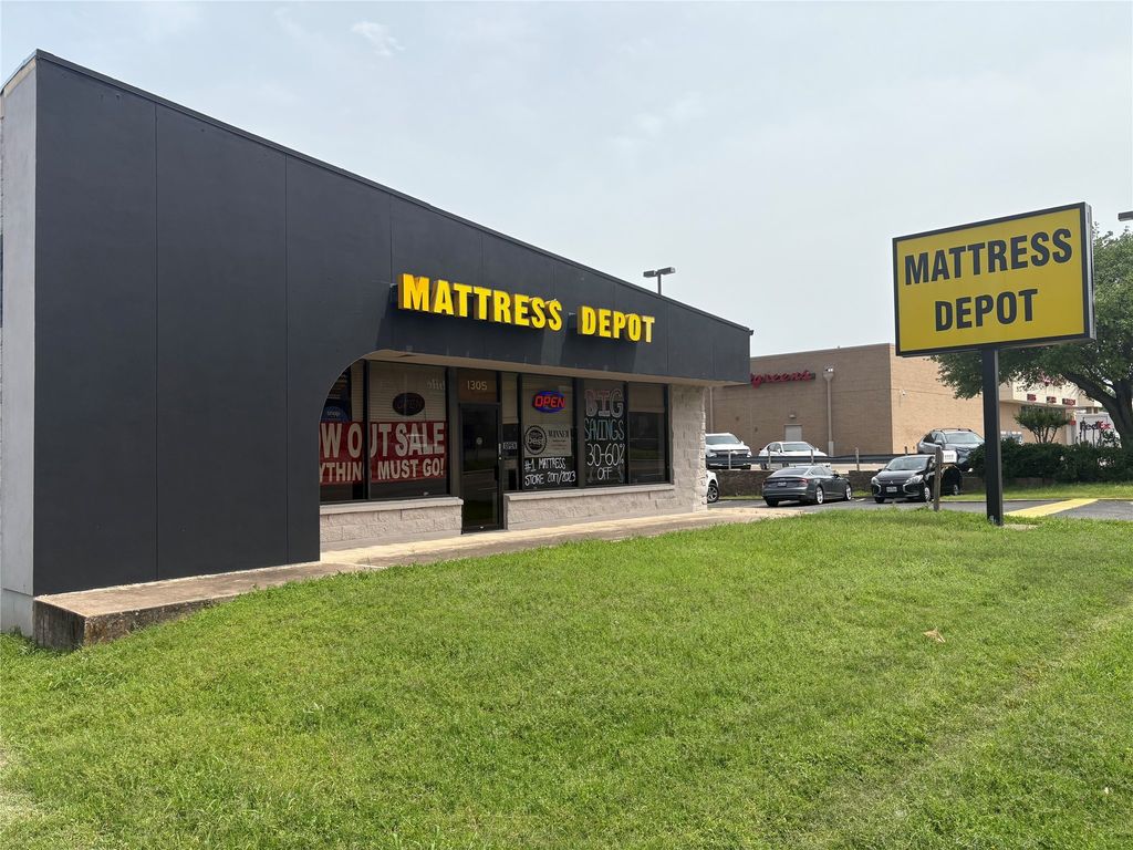 1305 S Main Street, Weatherford, TX 76086