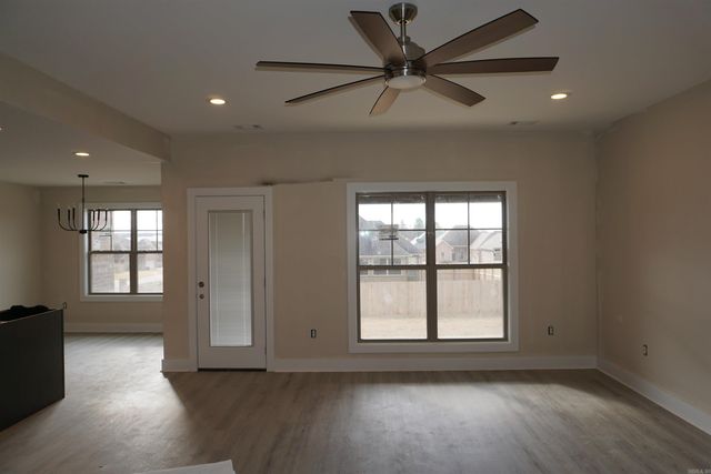 1065 Mark Cir, Jonesboro, AR 72404