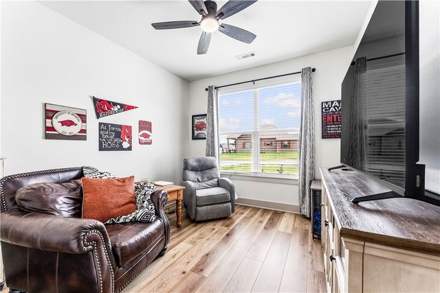 115 S Eagle Mountain Street, Prairie Grove, AR 72753