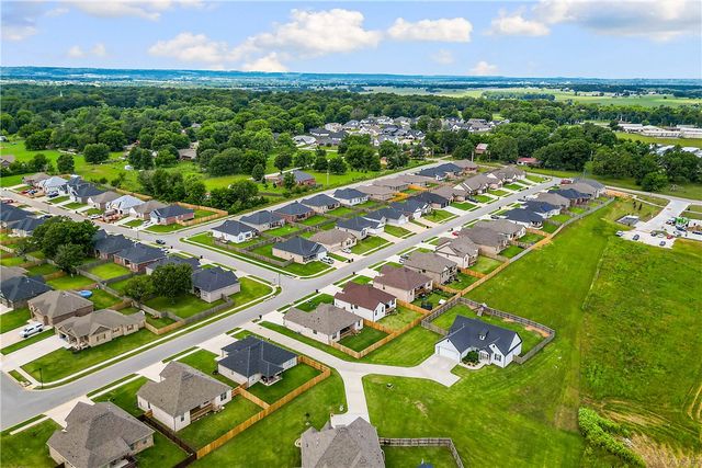 115 S Eagle Mountain Street, Prairie Grove, AR 72753