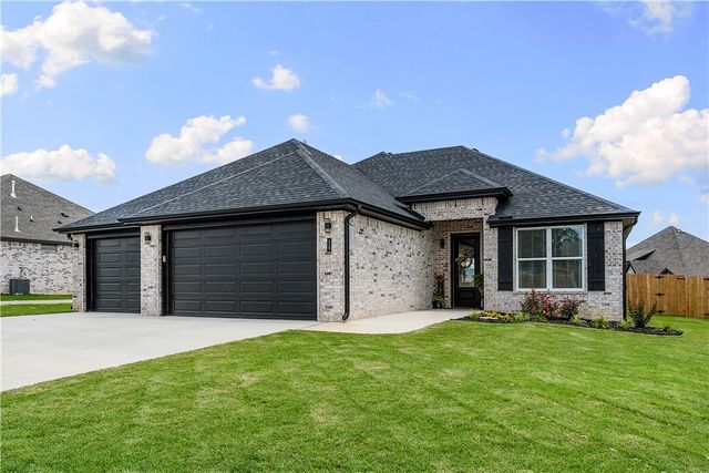 115 S Eagle Mountain Street, Prairie Grove, AR 72753