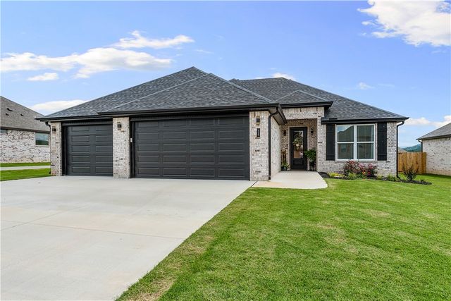 115 S Eagle Mountain Street, Prairie Grove, AR 72753