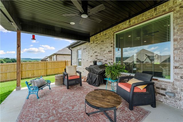 115 S Eagle Mountain Street, Prairie Grove, AR 72753