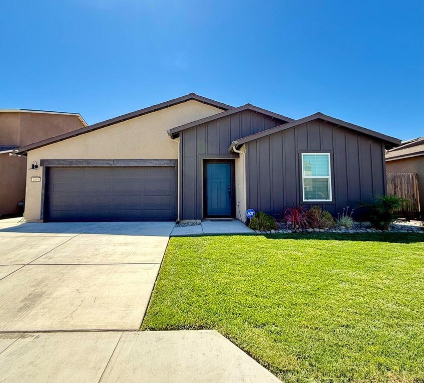 2055 N Riverview Avenue, Reedley, CA 93654