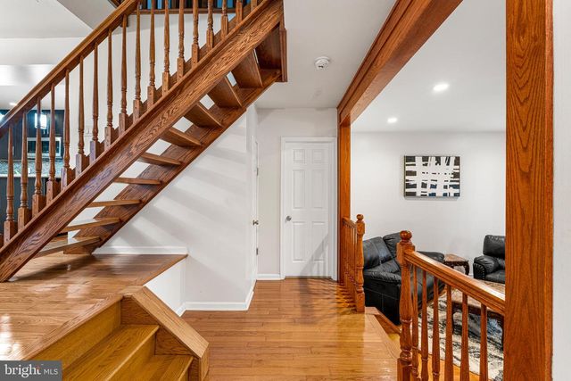610 VALLEY STREAM CIR, Feasterville Trevose, PA 19053