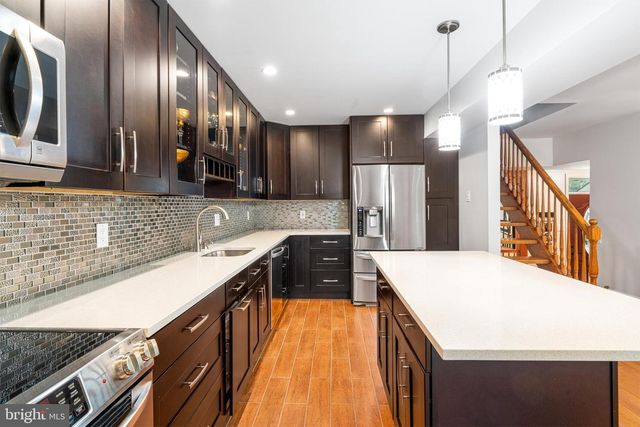610 VALLEY STREAM CIR, Feasterville Trevose, PA 19053