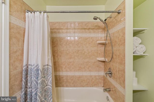 610 VALLEY STREAM CIR, Feasterville Trevose, PA 19053