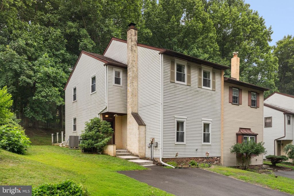 610 VALLEY STREAM CIR, Feasterville Trevose, PA 19053