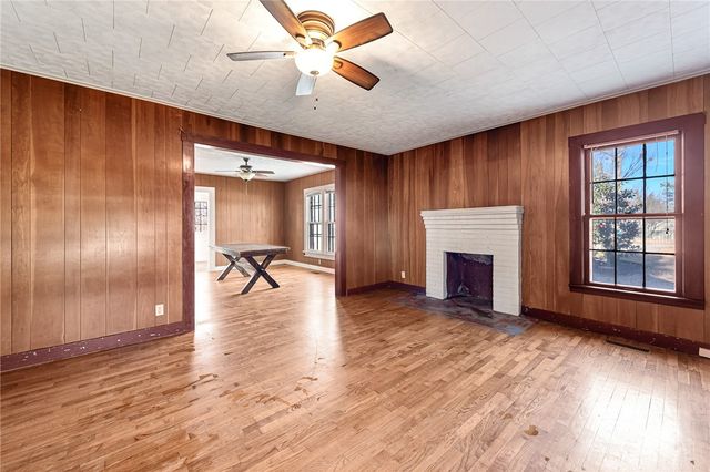 1705 N Garland Avenue, Fayetteville, AR 72703