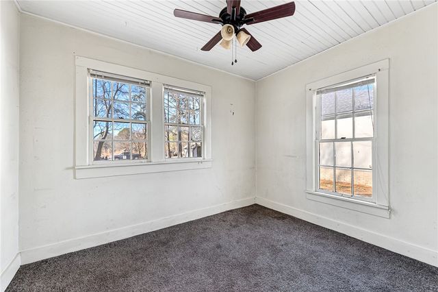 1705 N Garland Avenue, Fayetteville, AR 72703