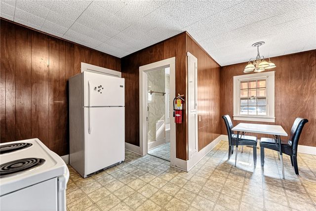 1705 N Garland Avenue, Fayetteville, AR 72703