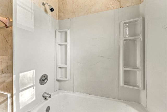 1705 N Garland Avenue, Fayetteville, AR 72703